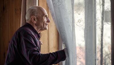 Rozhovor: Jak pomoci osamělému seniorovi